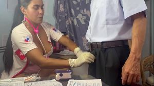 doctor threesome, she takes out the semen from her patient’s stepbrother and masturbates her cute hot and slutty busty and big ass patient