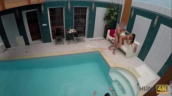 HUNT4K. Sexabenteuer im privaten Swimmingpool