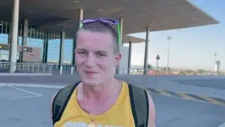 The guy glued me on the bus and blew me for a blowjob