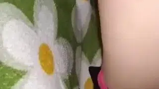 عذراء صغيرة تعطيني مؤخرتها الصغيرة وأنا أضاجعها بشدة لدرجة أنها تبدأ في التأوه والصراخ😈