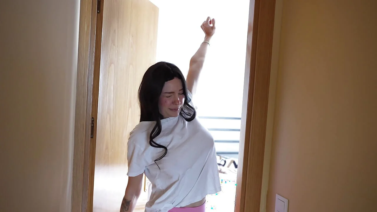 My stepsister pretended to be a sex doll, she didn't know I was fucking this doll in the ass. Anal