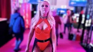 VENUS Messe Berlin – PUBLIC FICK direkt am Messestand + ULTRA Spermawalk | DAYNIA