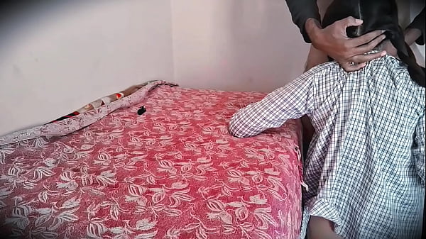 18 साल की स्कूल की लड़की को क्लास रूम में चोदा