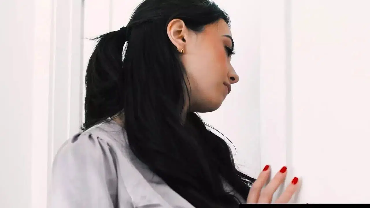 LEZ BE BAD – Caught Masturbating Nicole Doshi Keeps Squirting By Rough Busty Roommate Chloe Surreal