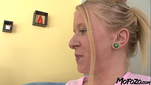 MOFOZO.com – Blonde Amateur Gets A Facial From Her Neighbor