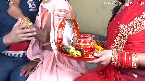 XXX दो पत्नी की लड़ाई सेक्स एक लकी पति के साथ हिंदी में XXX वीडियो