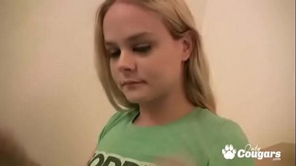 Young Bridgette Skies Plays With Her Smooth Twat