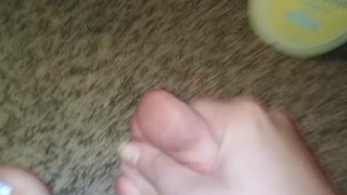 Milf feet play