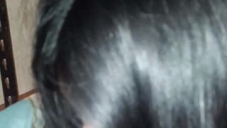PRIMER PLANO: Mamada lenta y sensual con labios grandes